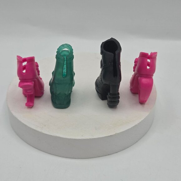 Monster High Doll Shoes & Boots Replacement Set - Picture 3 of 3